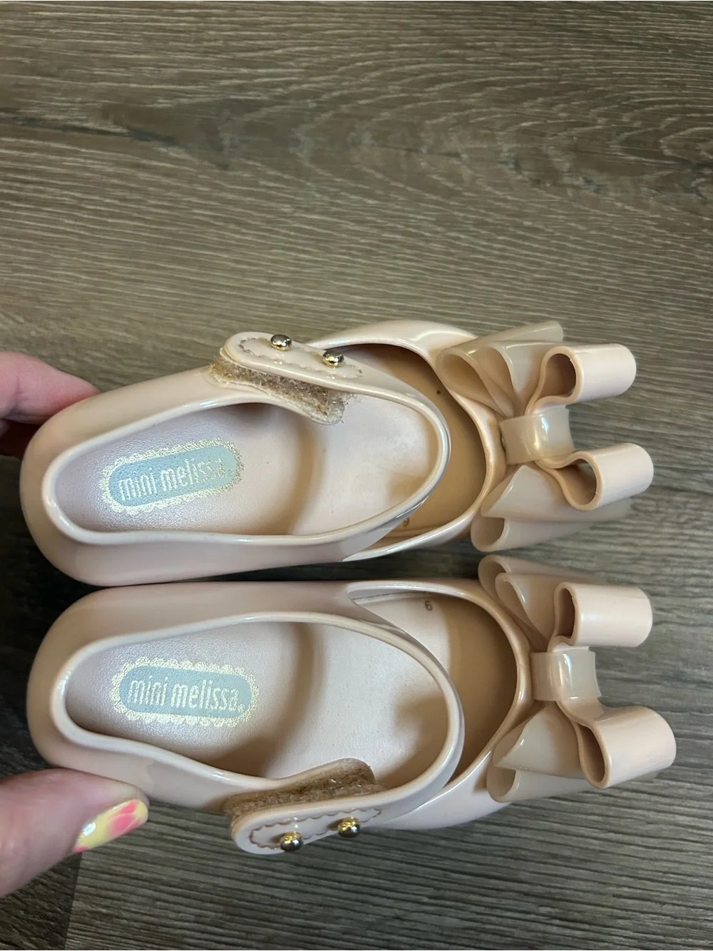 Mini Melissa glossy pale